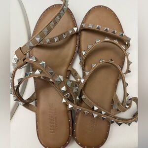 Cushionaire Women's Tan Sandals with Silver Accents